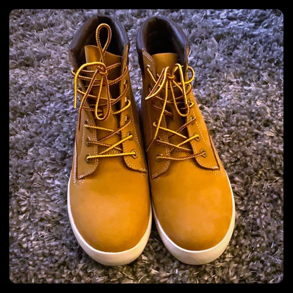 BRAND NEW TIMBERLAND SHOES.